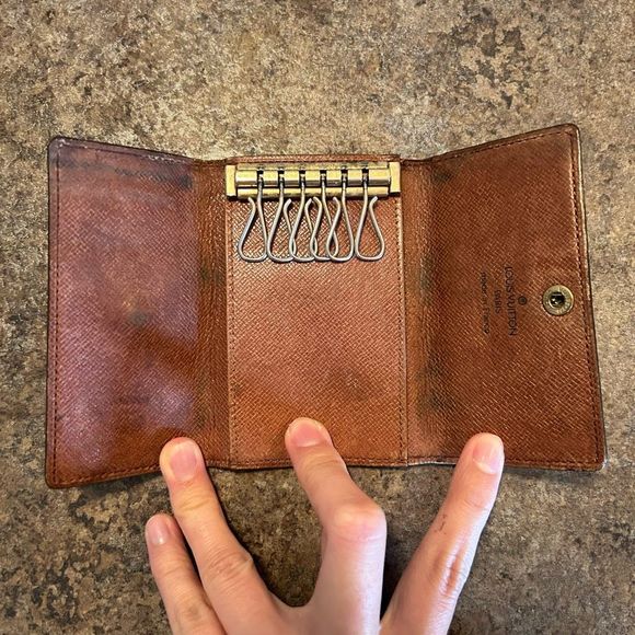 Authentic Louis Vuitton Monogram Key/Card Holder - Picture 6 of 9
